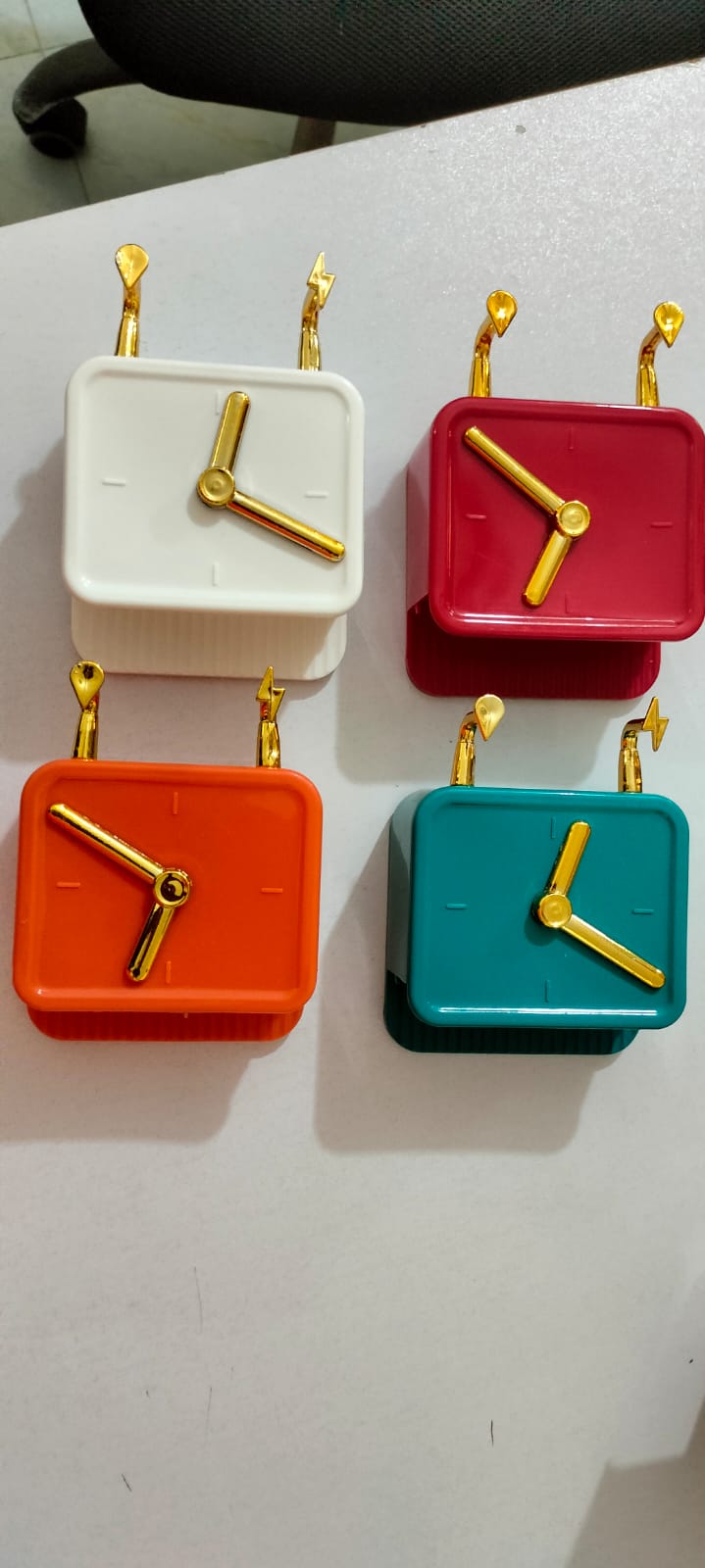 Creative Clock-Design Wall Mounted Mobile Charging Stand & Cable Organizer Holder,phone holder,ওয়াল মাউন্টেড ক্লক ডিজাইন মোবাইল চার্জিং স্ট্যান্ড এবং কেবল অর্গানাইজার হোল্ডার 3